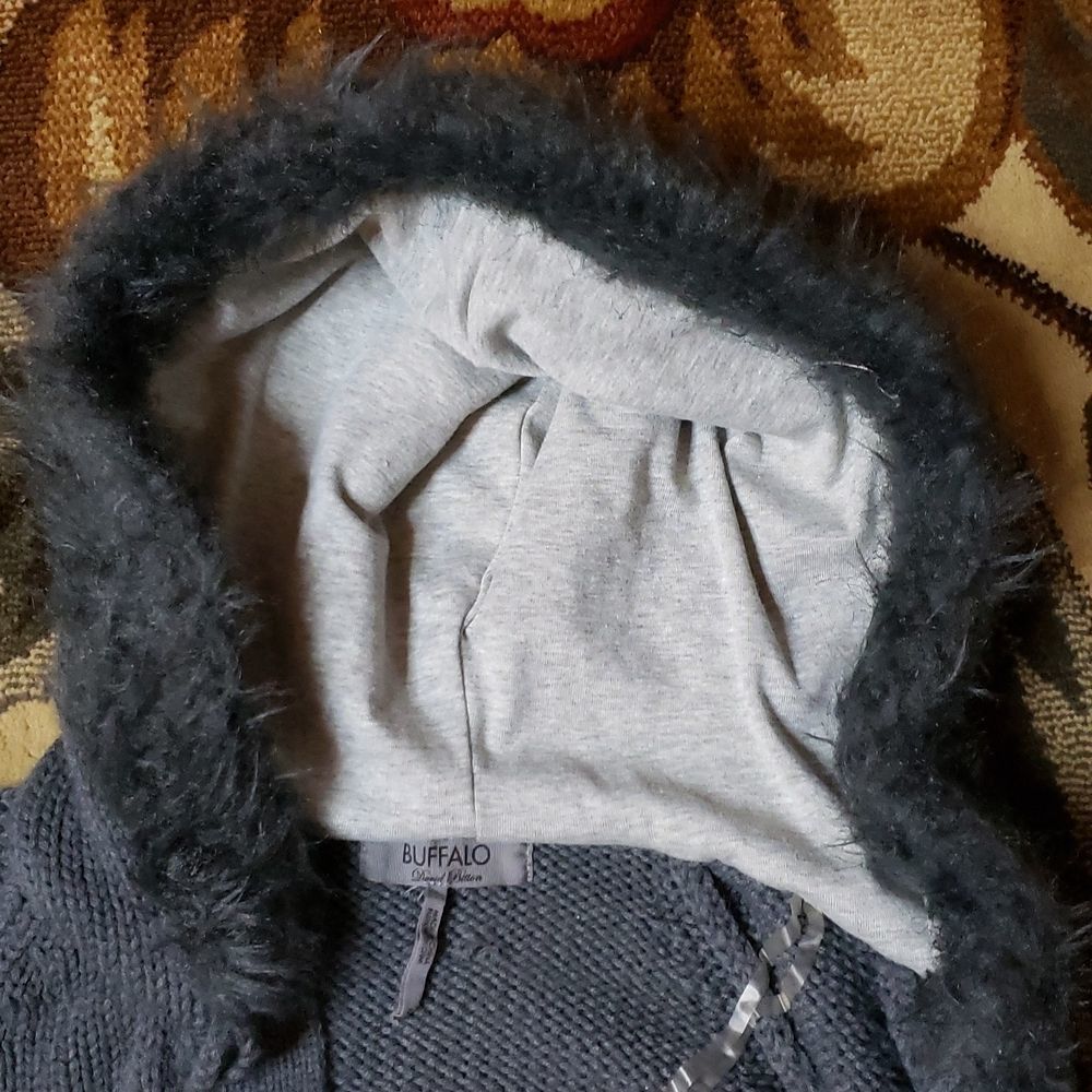 Buffalo Sweater- Girls Medium. Warm and toasty!! - Picture 4 of 9